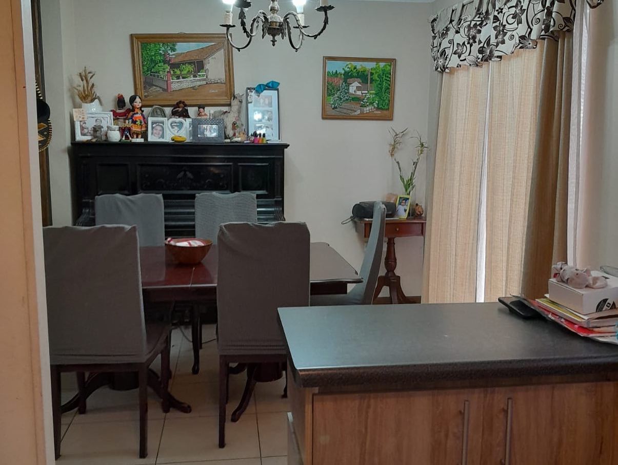 Arriendo Casa 4 dor., 2 baños
