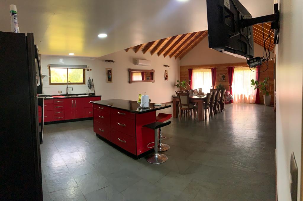 Casa 350m2, 4 dorm, piscina