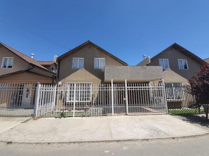 Arriendo Casa 4 dor., 2 baños