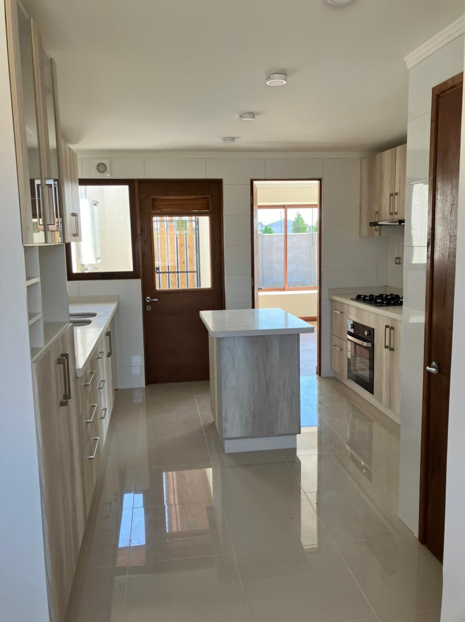 Arriendo Casa 4 dorm. 3 baños