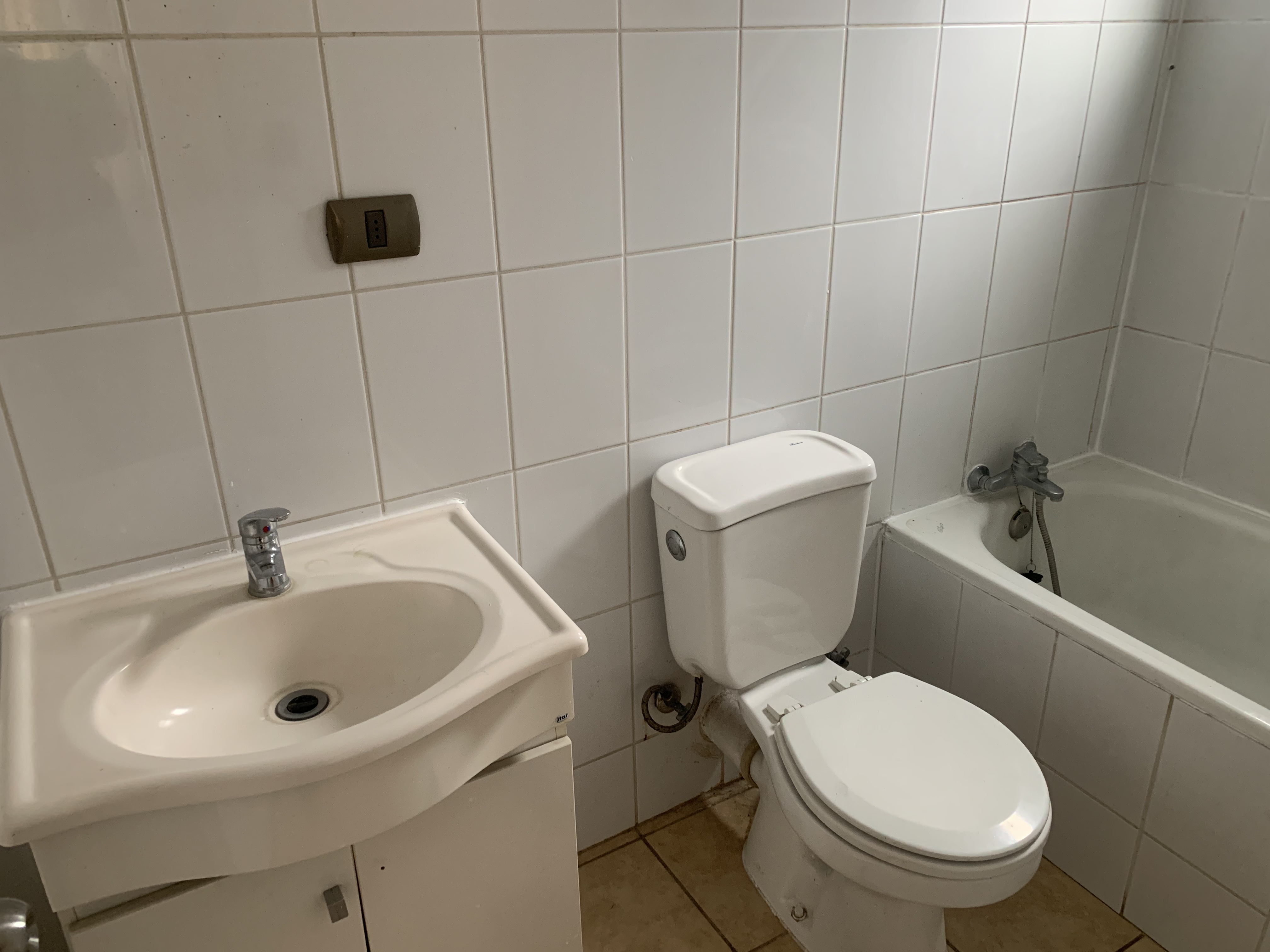 Casa 2 pisos, 2 dorm, 3 baños 