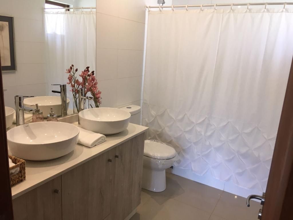 Arriendo Casa 4 dorm. 3 baños