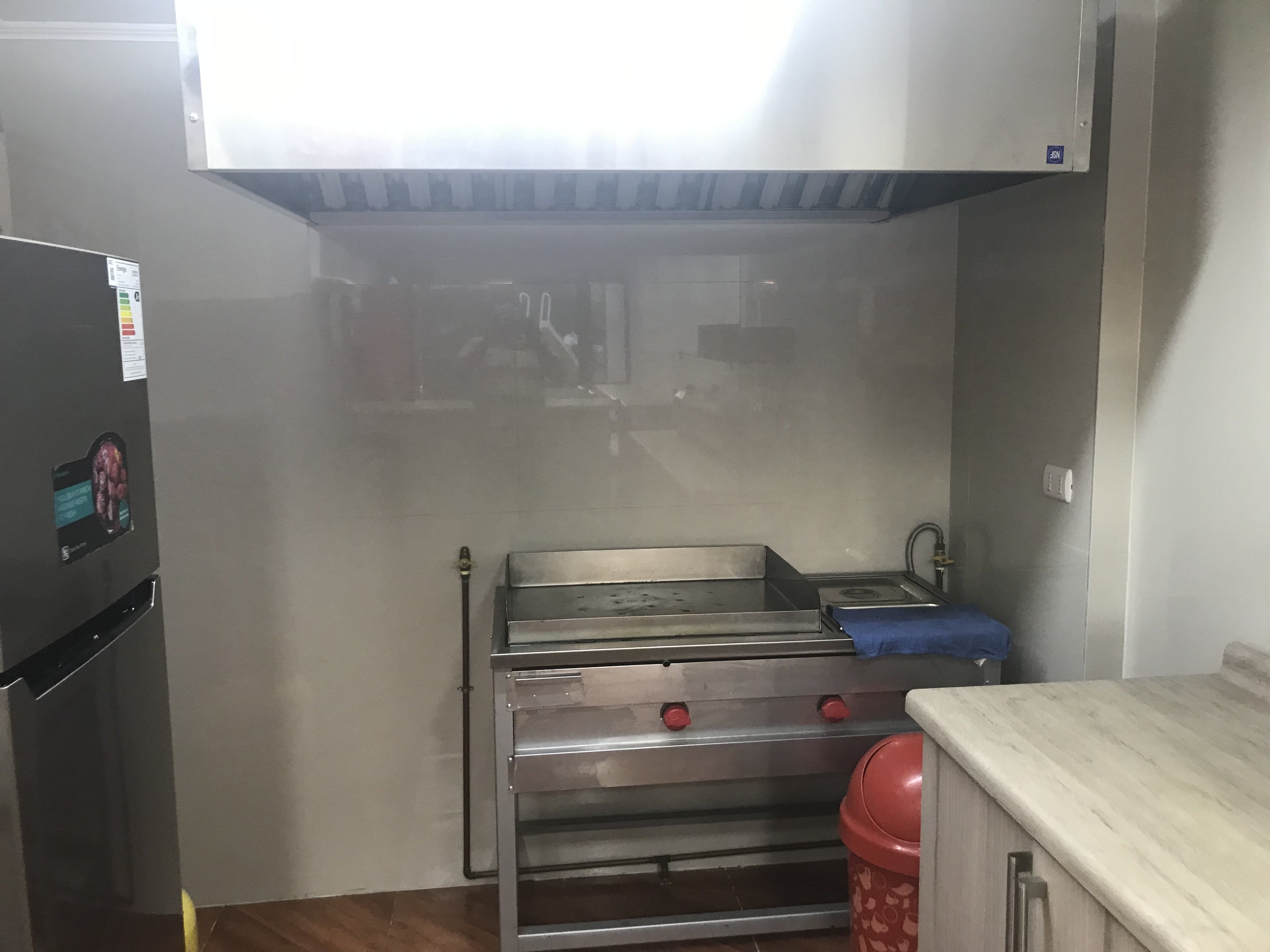 Casa 2 ps. con Local Comercial