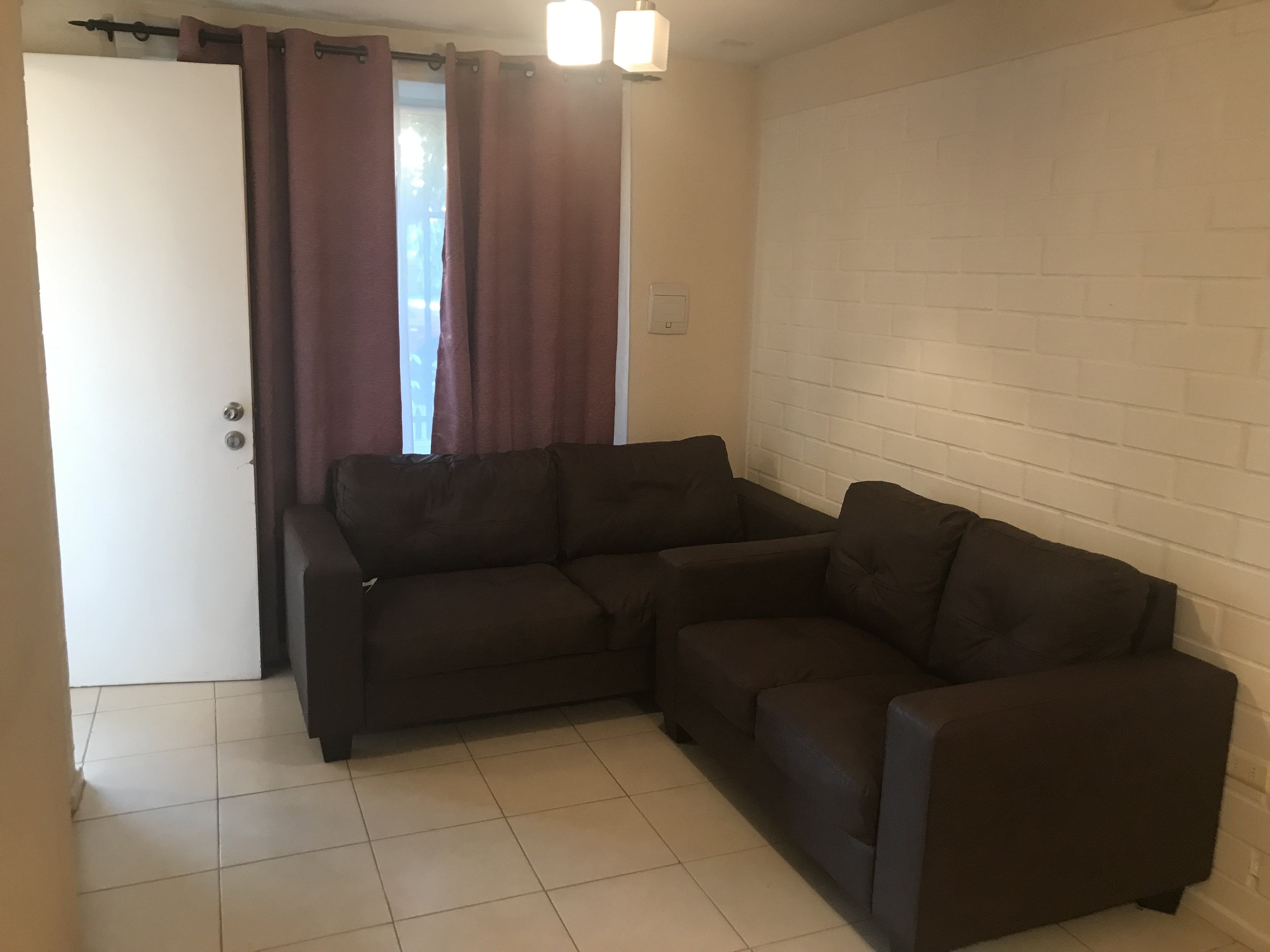 Casa 2 ps. con Local Comercial