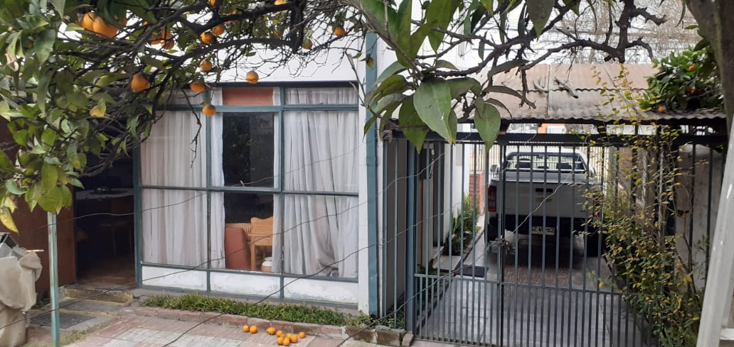 Casa 2 pisos 4 dorm. y 2 baños